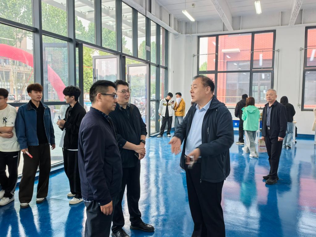 服务就业为导向