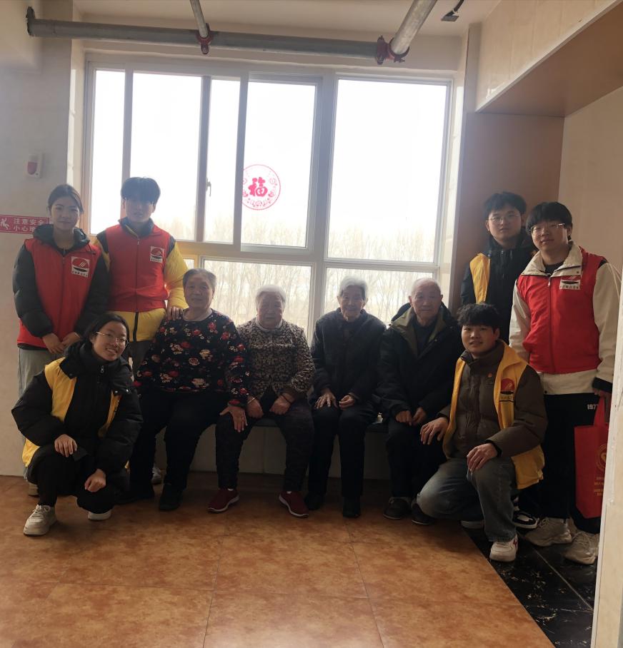 开展以“追忆红色