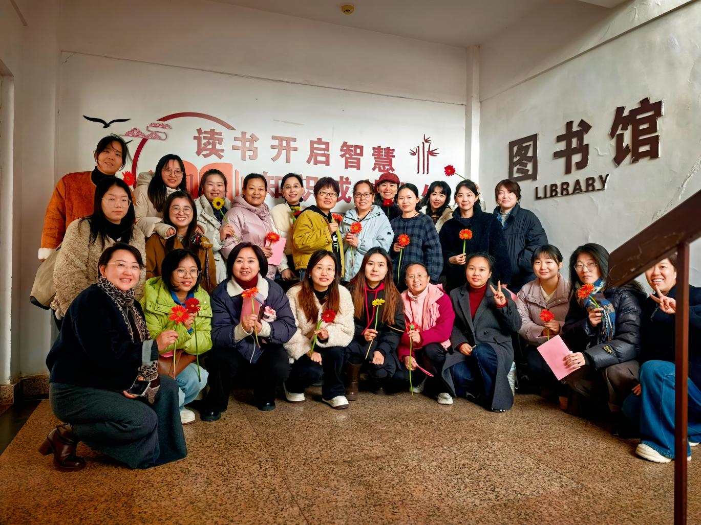 管理各岗位上的辛勤付出表示衷心感谢